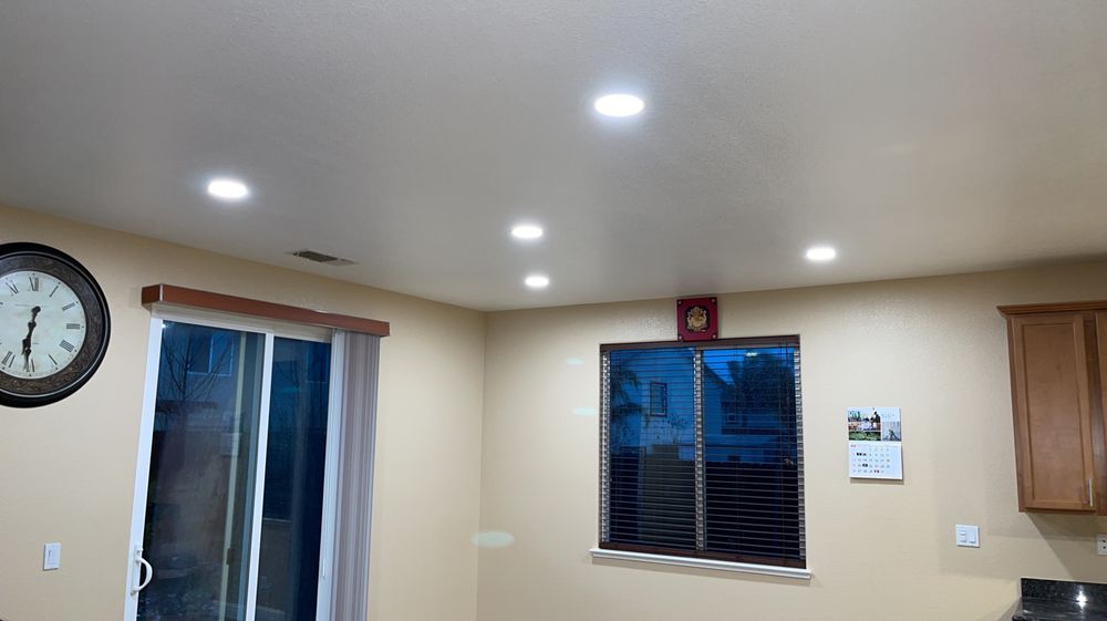 Slide of Fernandez Electrical Services