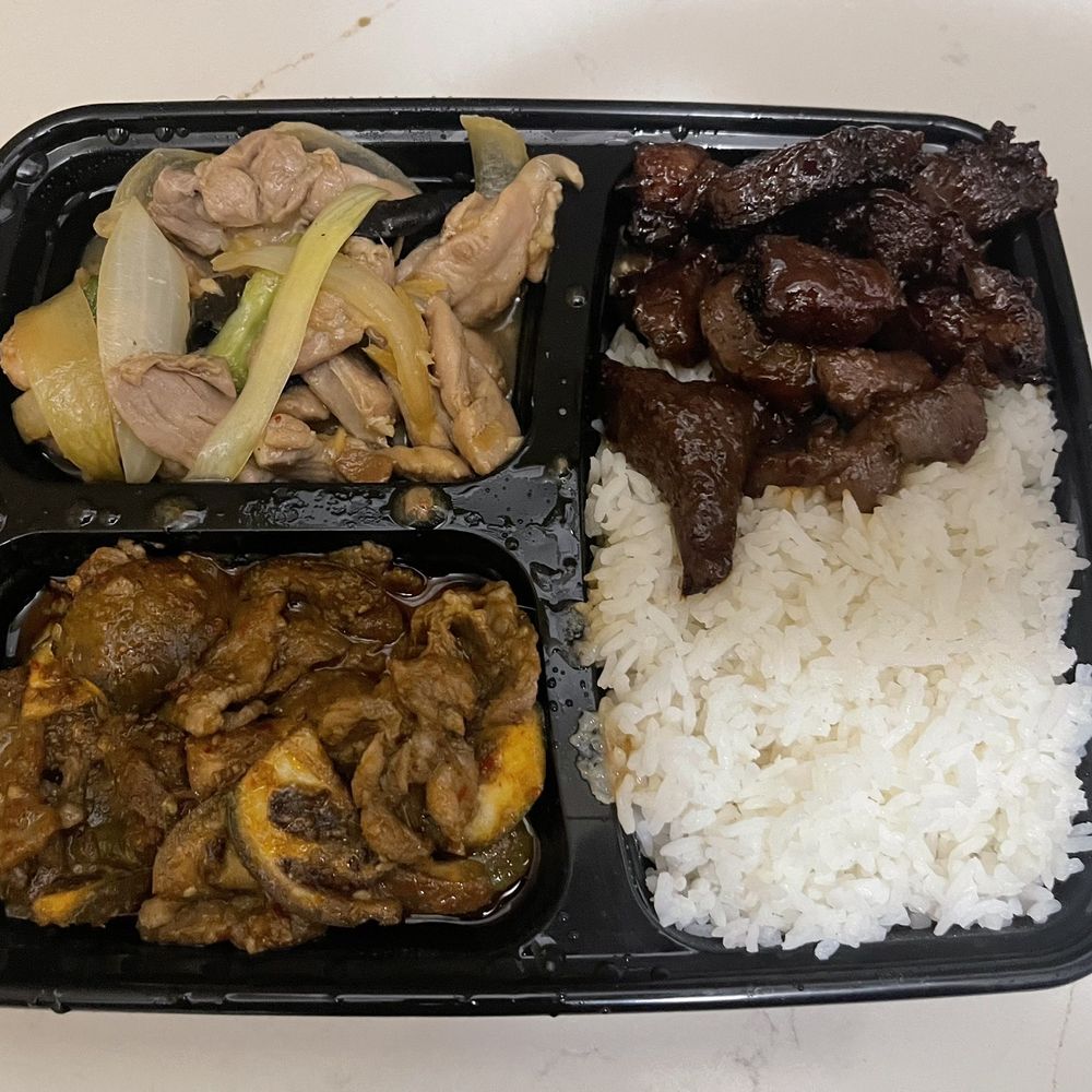 Khao Kang - Combo 3 Set /Jasmine Rice Garlic Black Pork Bamboo Shoot Chicken Herbal Spicy Pork - Thai Near Me - Elmhurst, New York Khao Kang - Combo 3 Set /Jasmine Rice Garlic Black Pork Bamboo Shoot Chicken Herbal Spicy Pork - Thai Near Me - Elmhurst, New York