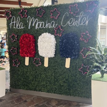 Ala Moana Center - 7/5/22 Selfie wall - Shopping Centers Near Me - Honolulu, Hawaii