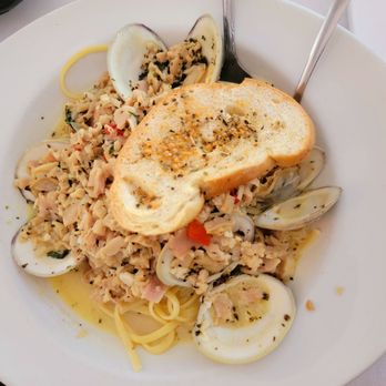 Lefty's Tavern - Linguine with white clams - Bars Near Me - Barnegat, New Jersey Lefty's Tavern - Linguine with white clams - Bars Near Me - Barnegat, New Jersey