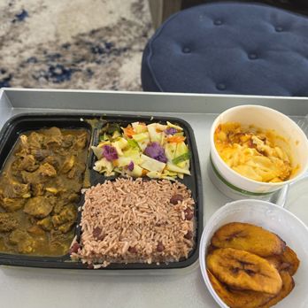 Jamrocc - Curru Goat, Rice with beans, cabbage, mac and cheese and plantains - Caribbean Near Me - Fort Worth, Texas Jamrocc - Curru Goat, Rice with beans, cabbage, mac and cheese and plantains - Caribbean Near Me - Fort Worth, Texas