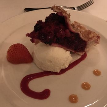 Lahaina Grill - Berry pie - Seafood Near Me - Lahaina, Hawaii