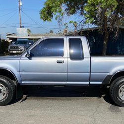 Hector's Smog Check - 89 toyota 4x4 sr5 deluxe