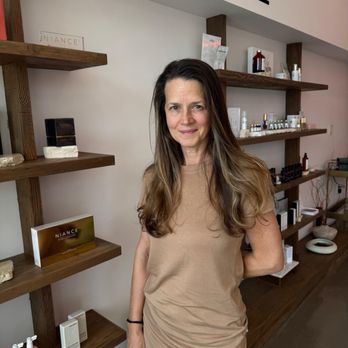 Luxbae - Me at Luxbae after my first Forma treatment - Hair Salons Near Me - West Hollywood, California Luxbae - Me at Luxbae after my first Forma treatment - Hair Salons Near Me - West Hollywood, California