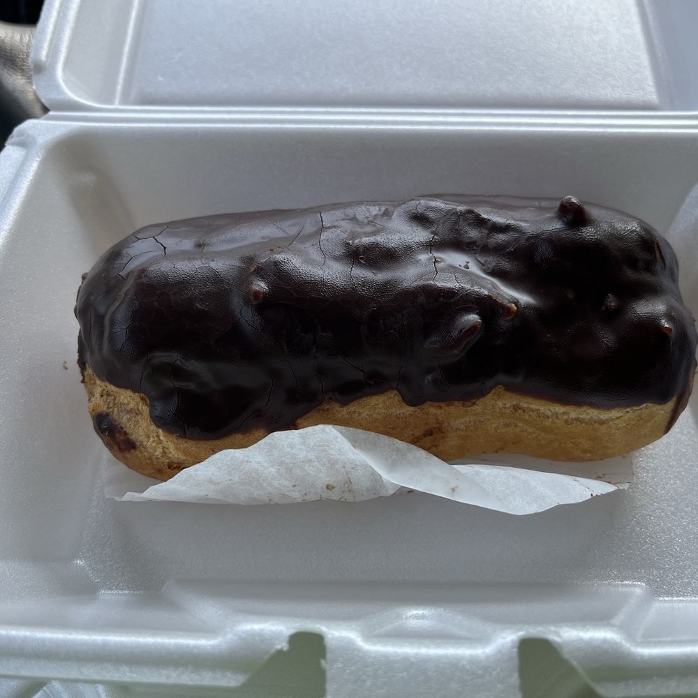 The American Pie Company - Delicious eclair half the size of my head - Breakfast & Brunch Near Me - Sherman, Connecticut The American Pie Company - Delicious eclair half the size of my head - Breakfast & Brunch Near Me - Sherman, Connecticut