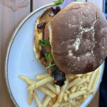 Entrecot - The locals special cheeseburger - Diners Near Me - Napa, California