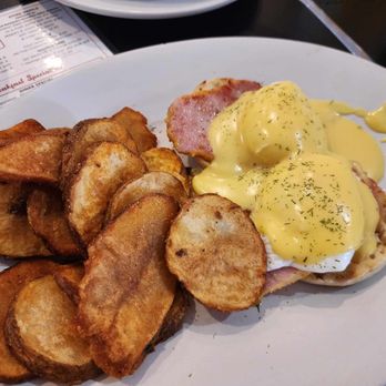 Maple Leaf Diner - Canadian Eggs Benedict - American Near Me - Dallas, Texas