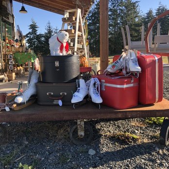 DAISIES & DUST VINTAGE MARKET - Updated June 2026 - 10 Photos