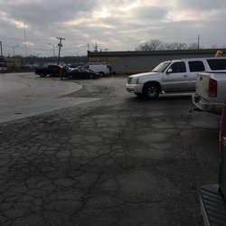 Pick-n-Pull - Parking lot