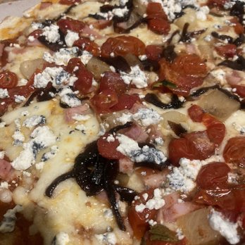 Lulo Pizza & Homebrew - Pizza Lulu: added Goat Cheese, Roasted Garlic, Caramelized Onions, and Tomatoes. Muy Bien! - Pizza Near Me - México, D.F., DIF Lulo Pizza & Homebrew - Pizza Lulu: added Goat Cheese, Roasted Garlic, Caramelized Onions, and Tomatoes. Muy Bien! - Pizza Near Me - México, D.F., DIF