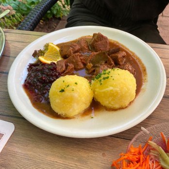 Forsthausstübchen - Hirschgulasch mit Knödeln und Rotkraut ( nicht im Bild ) - Restaurants Near Me - Bad Orb, HE Forsthausstübchen - Hirschgulasch mit Knödeln und Rotkraut ( nicht im Bild ) - Restaurants Near Me - Bad Orb, HE