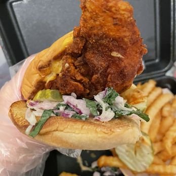 Dave's Hot Chicken - Dave's #4 1 Slider with Fries - Chicken Shop Near Me - Monrovia, California