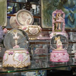 Sutter Creek Music Box Company - The Music Box Company has a wonderful collection of Ballet and Dance musicals.