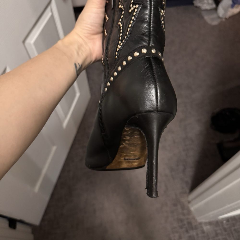 The back of the heel that was wonky (it looks so good) The back of the heel that was wonky (it looks so good)