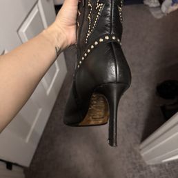 The back of the heel that was wonky (it looks so good) The back of the heel that was wonky (it looks so good)