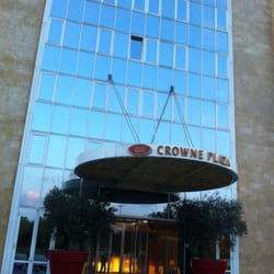 Crowne Plaza - Entrance