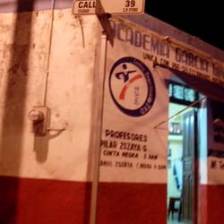 Academia García Ginerés - Entrenamieto de Tae Kwon Do para chicos y grandes, con la maestra Pilar Zozaya.