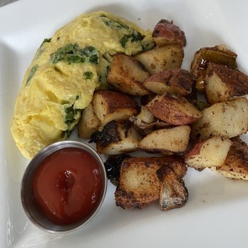 Front Street Cafe - Omelet Du Jour - Bars Near Me - Philadelphia, Pennsylvania