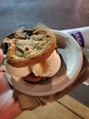 Insomnia Cookies by null