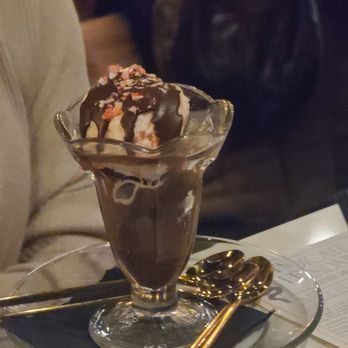 Syndicate Ferndale - Frostbite brownie - Cocktail Bars Near Me - Ferndale, Michigan Syndicate Ferndale - Frostbite brownie - Cocktail Bars Near Me - Ferndale, Michigan