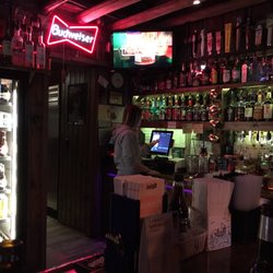 Huck's Pub and Grill