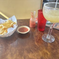 El Maguey Mexican Restaurant - Chips n salsa and their biggest margarita!