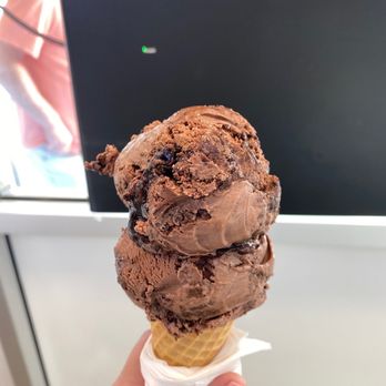 Snowflake Ice Cream Shoppe - Black magic woman - Ice Cream & Frozen Yogurt Near Me - Riverhead, New York