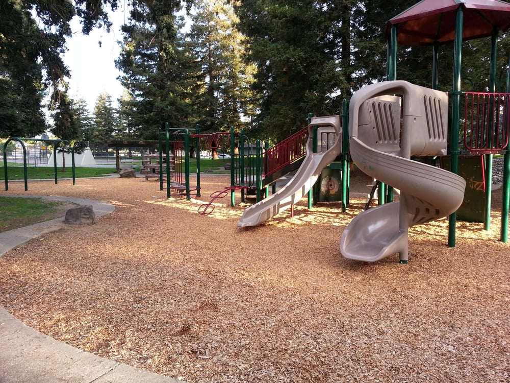 LAUGHLIN PARK Updated October 2024 Estate Dr, Stockton, California