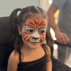 Right Design Face Paint