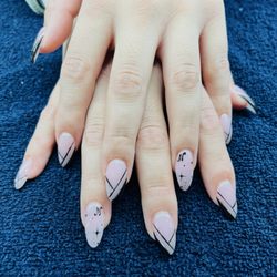 LT Nails