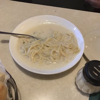 Avanti's Italian Restaurant - Spaghetti Noodles with their "Alfredo sauce" - Italian Near Me - Pekin, Illinois Avanti's Italian Restaurant - Spaghetti Noodles with their "Alfredo sauce" - Italian Near Me - Pekin, Illinois