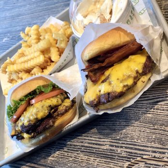 Shake Shack Mall of America - Burgers Near Me - Bloomington, Minnesota Shake Shack Mall of America - Burgers Near Me - Bloomington, Minnesota