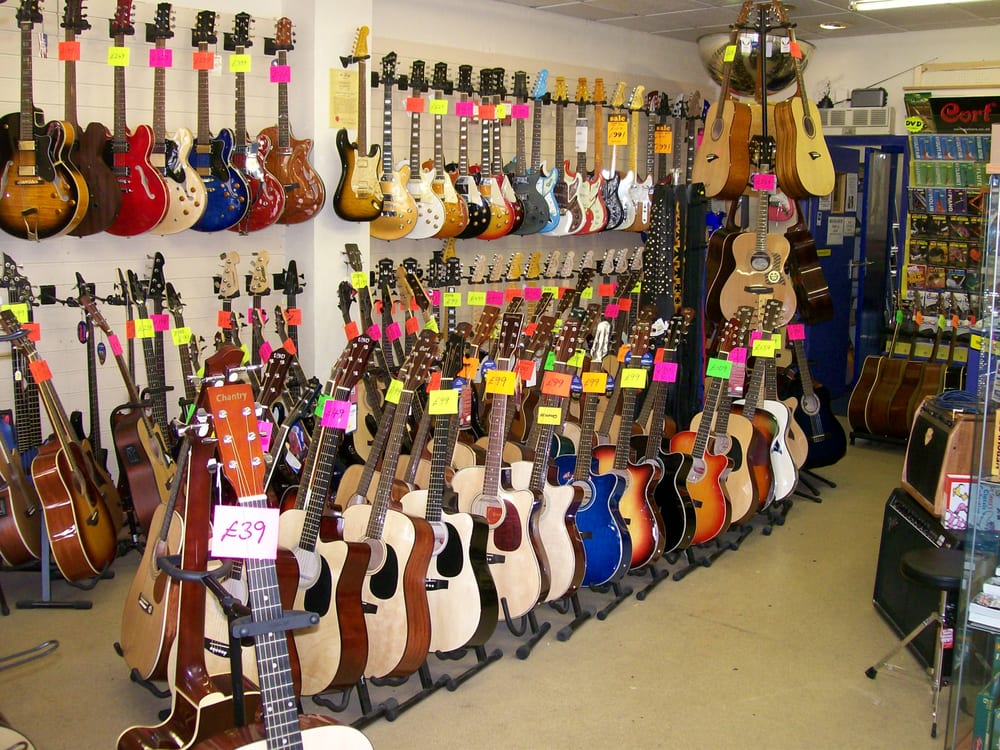 TWANG GUITARS Updated October 2024 94 High Street, London, United