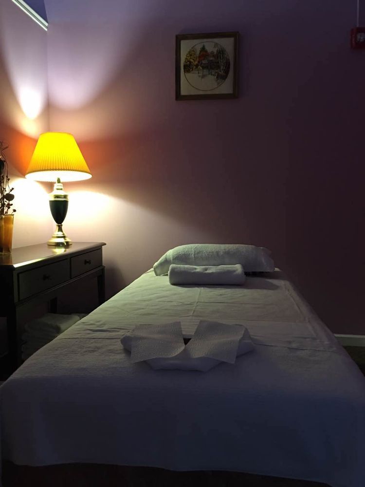 Healthy Foot Massage Logo