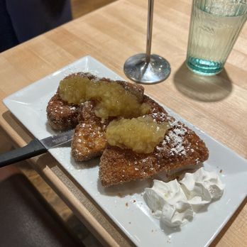 Popping Yolk Cafe - Cinnamon Apple French Toast - Breakfast & Brunch Near Me - Pasadena, California Popping Yolk Cafe - Cinnamon Apple French Toast - Breakfast & Brunch Near Me - Pasadena, California