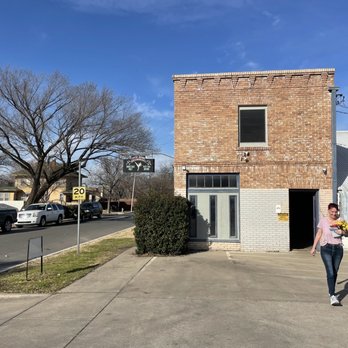 Fifth Avenue Greenhouses - Entrance. - Florists Near Me - Fort Worth, Texas Fifth Avenue Greenhouses - Entrance. - Florists Near Me - Fort Worth, Texas
