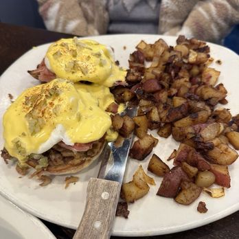 Katie's Kitchen - Cubana Benedict - Breakfast & Brunch Near Me - Des Plaines, Illinois Katie's Kitchen - Cubana Benedict - Breakfast & Brunch Near Me - Des Plaines, Illinois