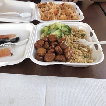 Ruby Thai Kitchen - Thai Near Me - Braintree, Massachusetts