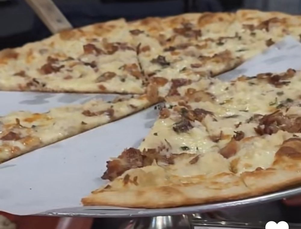 Capone's Pizza Bar Rt.80 Logo