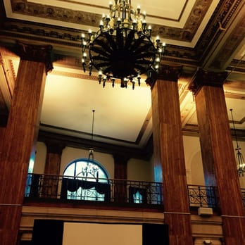 High Vaulted Ceilings Crown Molding Chandeliers Doesn T Get