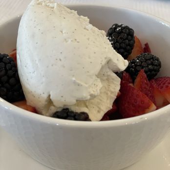 Le Bilboquet - Berries dessert - French Near Me - Denver, Colorado
