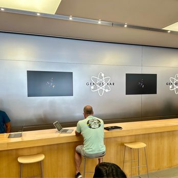 Apple Promenade Temecula - Genius Bar, where they serve no alcohol - Mobile Phones Near Me - Temecula, California Apple Promenade Temecula - Genius Bar, where they serve no alcohol - Mobile Phones Near Me - Temecula, California