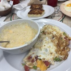 Anna's Restaurant - Veggie Omelet with cheesy grits and biscuit