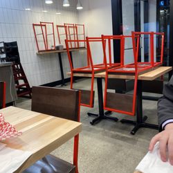 CityBird Tenders Fishers - Chairs already up