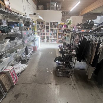 Republic of Thrift - Books and miscellaneous - Thrift Stores Near Me - Sonoma, California