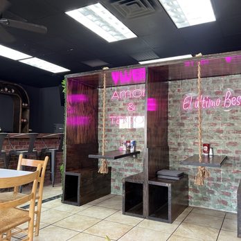 Los Comales - Set up - Mexican Near Me - Fort Worth, Texas