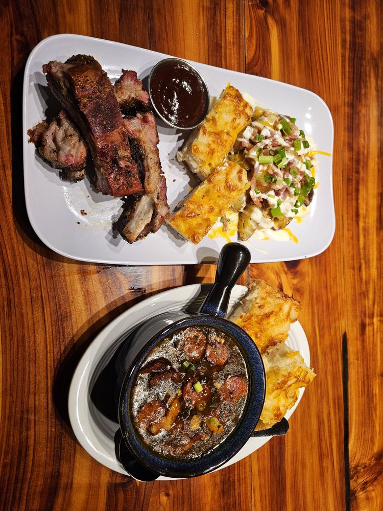 Cedar Hollow Winery and Vineyard - vineyard in Farmersville, TX