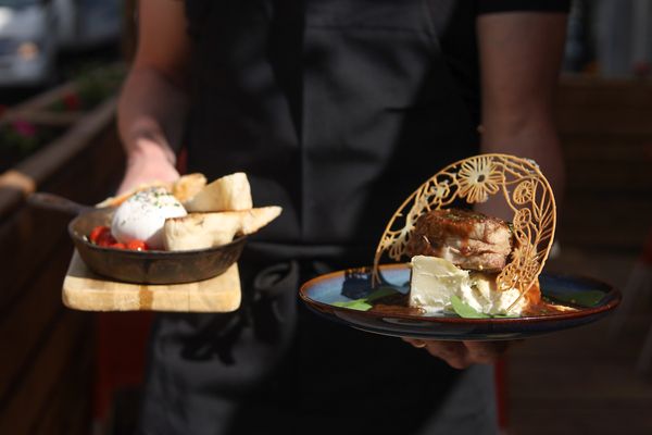 Caribou Gourmand - Restaurant de Terroir Québécois - Souper et Brunch et grande terrasse by null