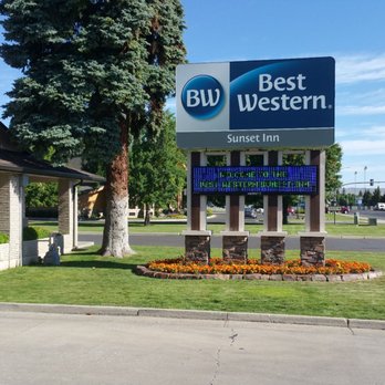 Best Western Sunset Inn - Sign marking driveway entrance. - Hotels Near Me - Cody, Wyoming Best Western Sunset Inn - Sign marking driveway entrance. - Hotels Near Me - Cody, Wyoming