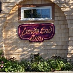 Land's End Inn